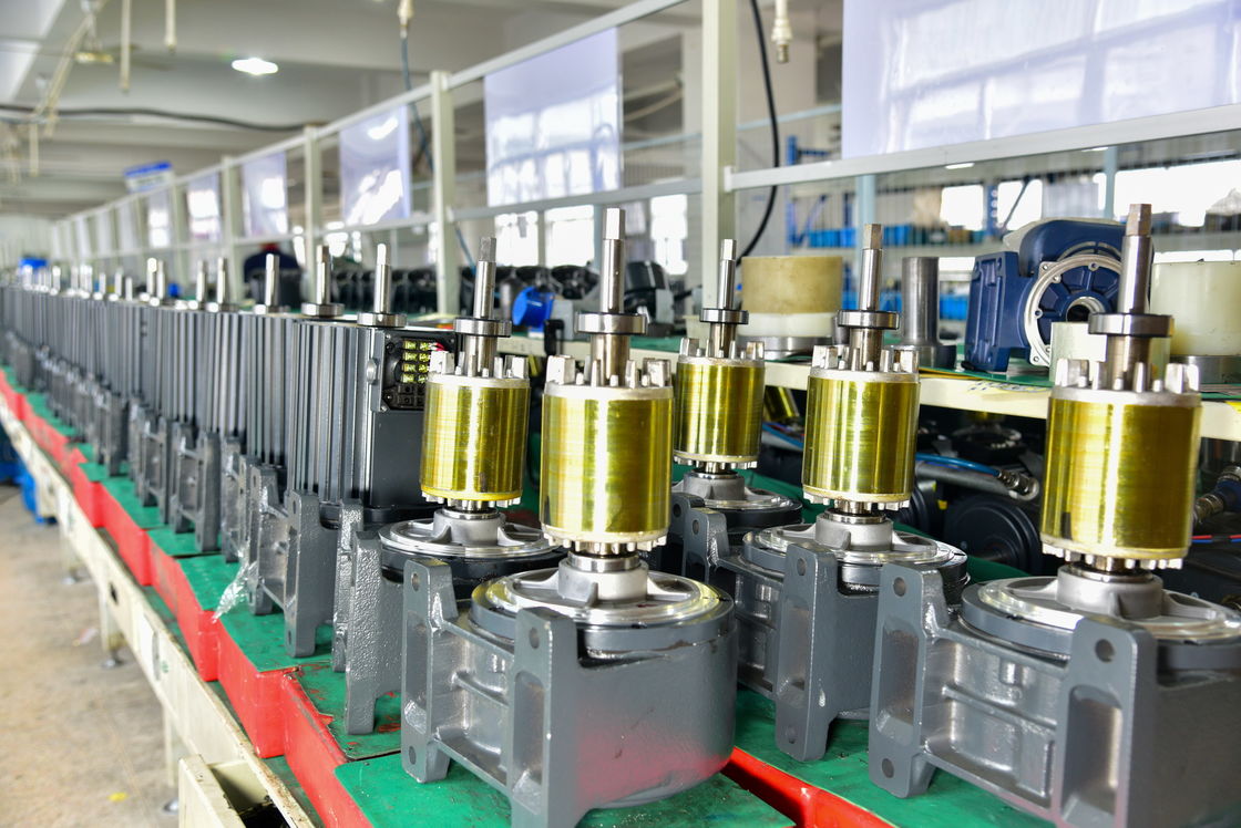 Le MOTEUR 3PHASE REDUCTOR de RÉDUCTEUR de CV de l'AXE CH32-1500 CH du MOTEUR 32MM de VITESSE À C.A. de CV 1500W 2HP CIRCULENT EN VOITURE la BOÎTE DE VITESSE de MOTEUR ÉLECTRIQUE